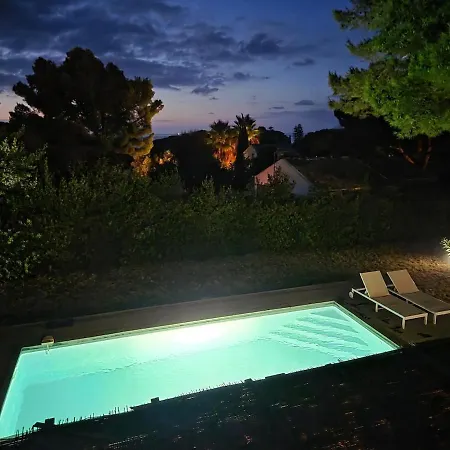 펜션 Casa Flora Avec Piscine A 300m De La 생플로랑