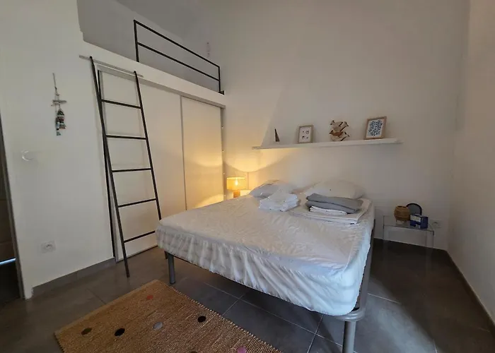 펜션 Casa Flora Avec Piscine A 300m De La