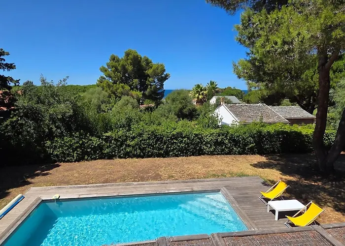 Casa Flora Avec Piscine A 300m De La 펜션 *